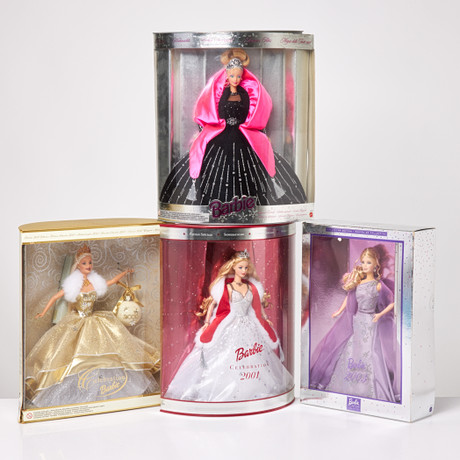 MATTEL, Barbie, 4 st, "Barbie Collector Edition 2003" "Happy Holidays 1998", "Celebration Barbie 2000", "Celeb på auktion hos Stockholms Auktionsverk Sickla