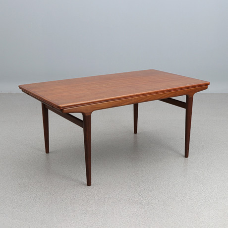 JOHANNES ANDERSEN. BORD. Teak. Med utdragsskivor. Danmark, 1950/60-tal. på auktion hos Skånes Auktionsverk