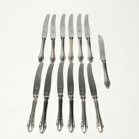 MATKNIVAR 13 st, silver. på auktion hos Kalmar Auktionsverk