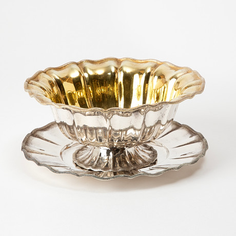 GUSTAF MÖLLENBORG. Såsskål med fat, silver, Sverige, 1851. på auktion hos Stockholms Auktionsverk Göteborg