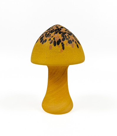 MONICA BACKSTRÖM. SKULPTUR, svamp, "Tofsskivling", glas, Kosta Boda. på auktion hos Auktionshuset STO Bohuslän