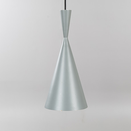 TOM DIXON. Taklampa, "Beat Tall", samtida. på auktion hos Stockholms Auktionsverk Helsingborg