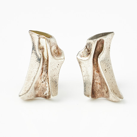 BJÖRN WECKSTRÖM. Örhängen, 1 par, sterlingsilver, vågig form, Lapponia, Finland, årsindex saknas. på auktion hos Stockholms Auktionsverk Magasin 5