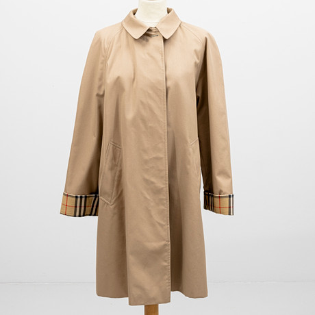 BURBERRY, trenchcoat, London. på auktion hos Auktionshuset Kolonn