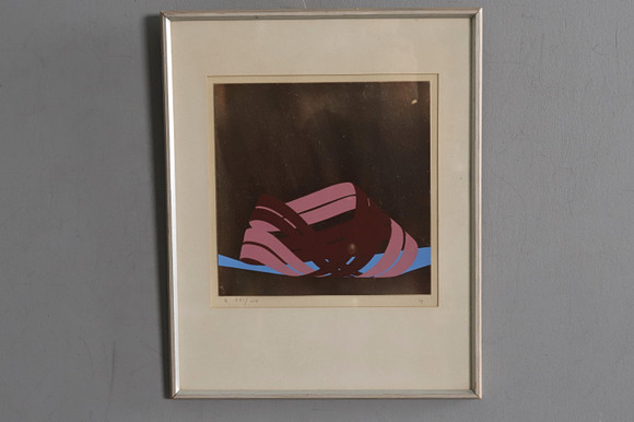 JAN MANKER. "Kluvet möbiusband II", serigrafi, monogramsignerad och numrerad G 241/250. på auktion hos Örebro Stadsauktioner