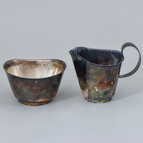 GRÄDDKANNA OCH SOCKERSKÅL, STERLINGSILVER, GUSTAF JANSON, F9 (1956) CGH, STOCKHOLM. på auktion hos Auktionskammaren Sydost Kalmar