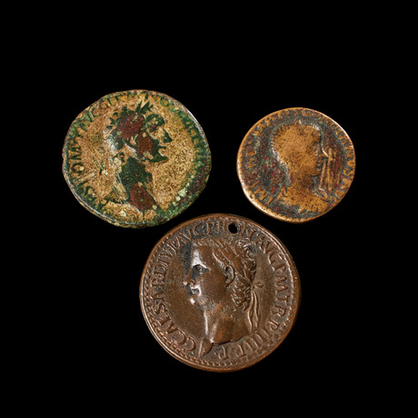 BRONSMYNT, romerska, Caligula, sestertius präglad i Rom 37-38, frånsidan med Caligulas tre systrar, Gordianus på auktion hos Stockholms Auktionsverk Sickla