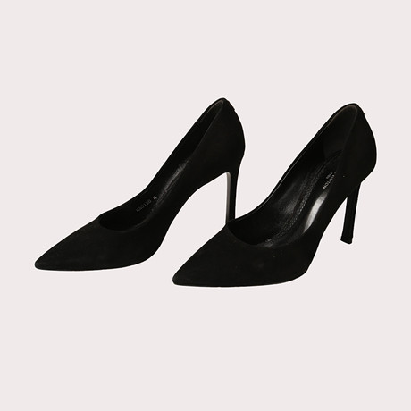 LOUIS VUITTON, Pumps "Rendez -Vous Suede Pumps, storlek 36. på auktion hos Limhamns Auktionsbyrå