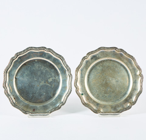 TALLRIKAR. Silver, GAB, Stockholm, 1919, 2 st. på auktion hos Uppsala Auktionskammare