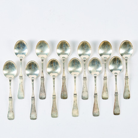 TESKEDAR. Silver, "Uppsala", 12 st. på auktion hos Uppsala Auktionskammare