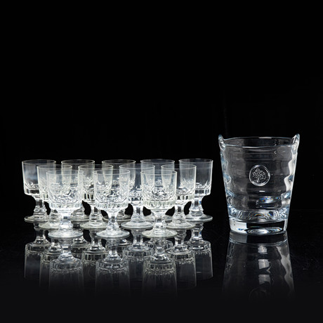 GLASSERVIS 13 dlr, Mullberry home, 12 glas samt 1 vinkylare. på auktion hos Stockholms Auktionsverk Sickla