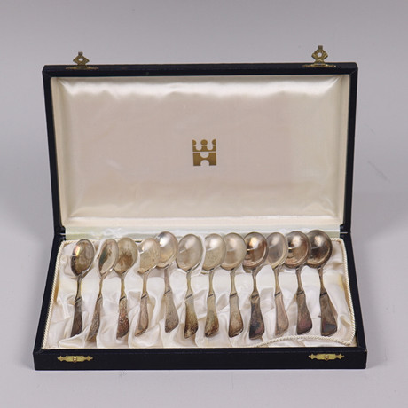 SILVER, teskedar, 12 st, totalt 155 gram. på auktion hos Markus Auktioner