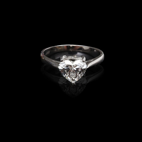 RING, 585/14 K, vitguld, 1.54 ct. på auktion hos Kalmar Auktionsverk