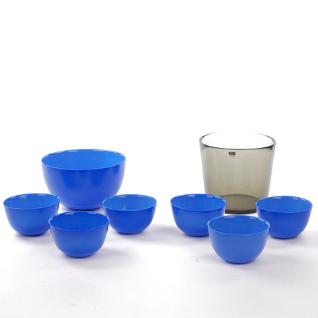 SVEN PALMQVIST. Skålar, 8 st, "Fuga och "Colora", glas, Orrefors. på auktion hos Auktionsfirma Kenneth Svensson i Kalmar