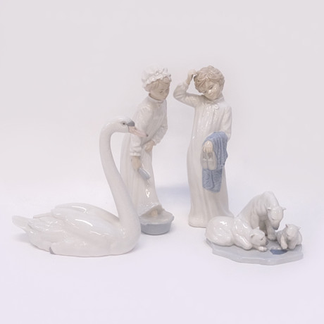 4 FIGURINER, LLADRO OCH NAO. på auktion hos Björnssons Auktionskammare
