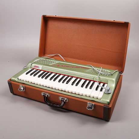 HARMONIUM/ELPIANO, Harmophon, Koestler, Tyskland, 1900-talets mitt. på auktion hos Växjö Auktionskammare