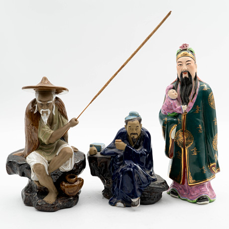 FIGURINER, porslin, Kina, 1900-tal (3st). på auktion hos Norrlands Auktionsverk