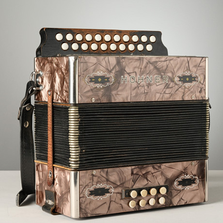 Durspel, Hohner, stämt G-dur, Trossingen, Tyskland, 1930/50-tal. på auktion hos Wickmans