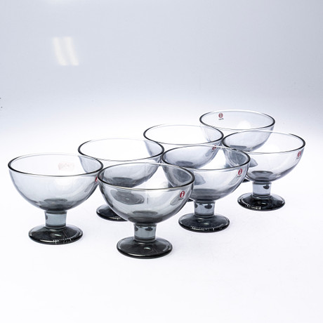 KERTTU NURMINEN. Dessertskålar, 7st, "Verna", Iittala, Finland. på auktion hos Handelslagret Auktionsservice