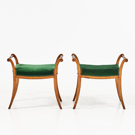 BANKETTER, 1 par, 1800-talets första hälft, Karl Johan, björk. på auktion hos Stockholms Auktionsverk Magasin 5