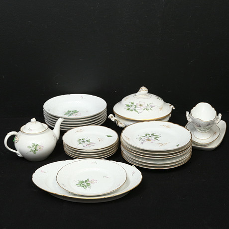 SERVISDELAR, 24 delar, porslin, Royal Copenhagen, Danmark. på auktion hos Gomér & Andersson Linköping
