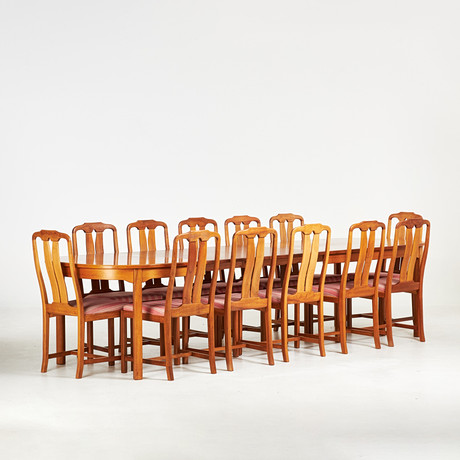 CARL MALMSTEN. Matgrupp, "Ambassadör", 13 delar, bord och stolar, 3 st iläggsskivor, Åfors Möbelfabrik, teak, på auktion hos Stockholms Auktionsverk Sickla
