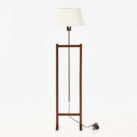 JOSEF FRANK. Golvlampa, "Kryckan", modell 2548, för Firma Svenskt Tenn, Stockholm. på auktion hos Stockholms Auktionsverk Magasin 5
