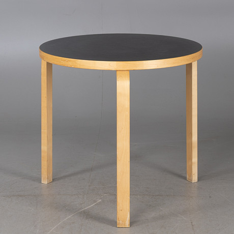 ALVAR AALTO. BORD, Artek, Finland. på auktion hos Stockholms Auktionsverk Helsingborg