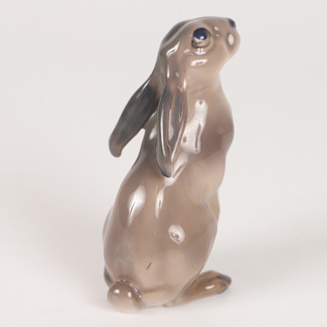 FIGURIN, hare, porslin, Dahl Jensen, Danmark. på auktion hos Helsingborgs Auktionskammare