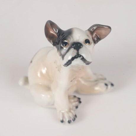FIGURIN, hund, porslin, Dahl Jensen, Danmark. på auktion hos Helsingborgs Auktionskammare