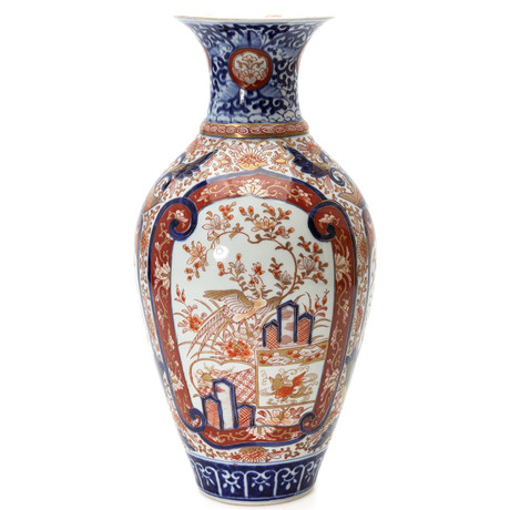 VAS, porslin, Imari, Japan, 1900-tal. på auktion hos Auktionsmagasinet Vänersborg
