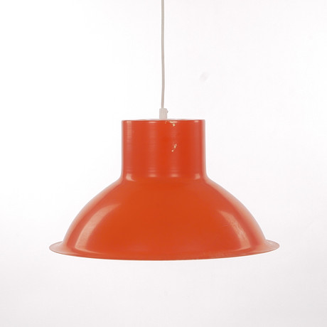TAKLAMPA, orangelackerad plåt, IKEA, 1900-talets andra hälft. på auktion hos Auktionsfirma Kenneth Svensson i Kalmar