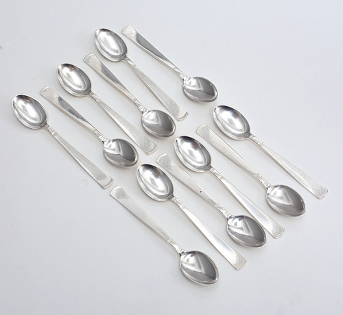 MOCCASKEDAR, 12 st, silver, 152 gram, "Rosenholm", Guldsmedsaktiebolaget I Stockholm, 1900-talets andra hälft. på auktion hos Auktionshuset Thelin & Johansson