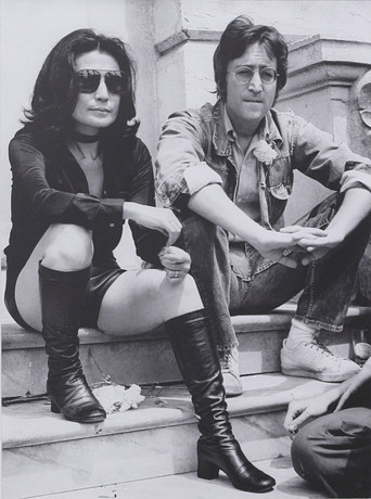YOKO ONO & JOHN LENNON. Fotografi, fine art print, Niclas Bildarkiv, á verso med etikett, numrerad 29/50, date på auktion hos Auktionshuset Thelin & Johansson