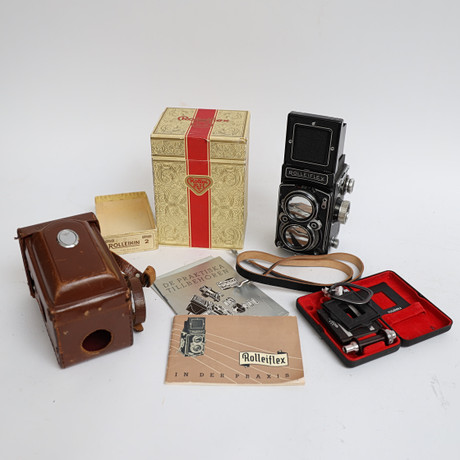 FILMKAMERA, Rolleiflex, 2,8, DBGM, 1299964, med originalkartong, instruktionsböcker, med mera. på auktion hos Falun Auktionsbyrå