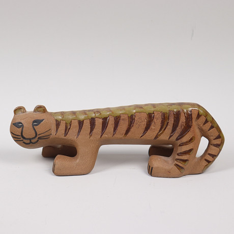 LISA LARSON. "Tiger", figurin i stengods ur serien "Afrika", Gustavsberg. på auktion hos Markus Auktioner