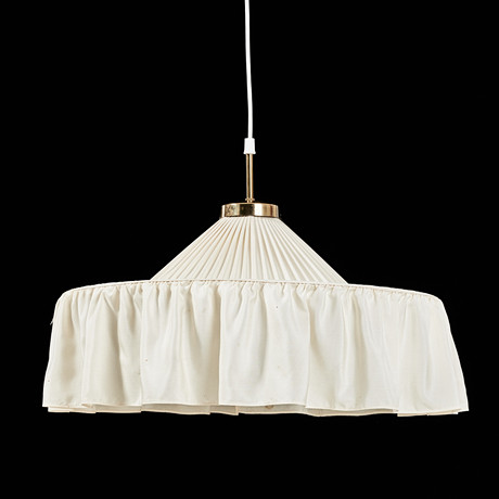 JOSEF FRANK. Taklampa, modellnummer 2560, Firma Svenskt Tenn. på auktion hos Stockholms Auktionsverk Magasin 5