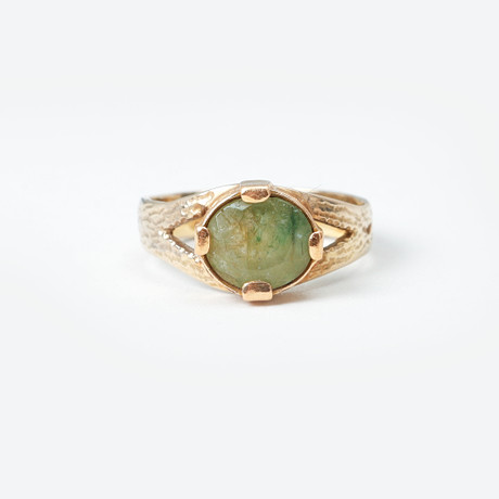 RING, 18k guld, ovalslipad smaragd 3,72ct, vikt ca 9 gram, Hedelins Ateljé. på auktion hos Göteborgs Auktionsverk