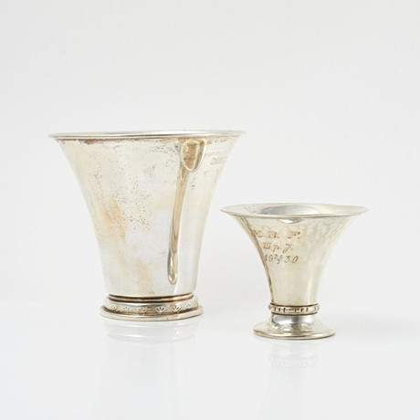 POKALER. 2 st, silver, Sjögren & Komstadius Aktiebolag, Malmö 1929. på auktion hos Stockholms Auktionsverk Sickla
