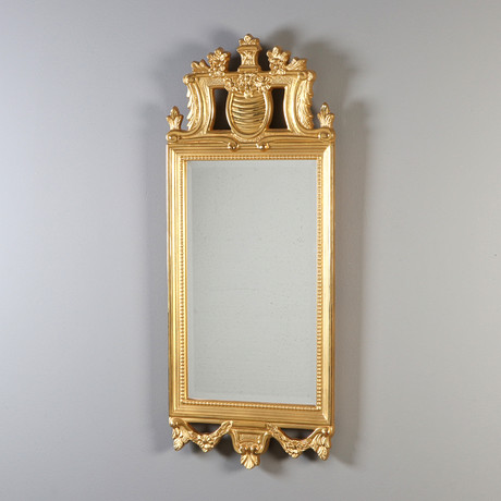 SPEGEL. Förgyllt trä med fasettslipat glas, gustaviansk stil, 1900-talets andra hälft. på auktion hos Skånes Auktionsverk