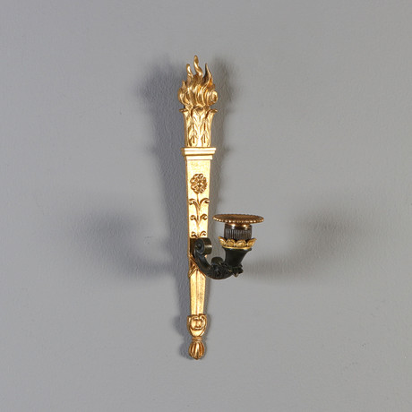 APPLIQUER, ETT PAR. Förgylld och patinerad brons, empirestil, 1900-tal. på auktion hos Skånes Auktionsverk