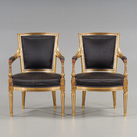 KARMSTOLAR 1 par, Louis XVI-stil, Förgylld dekor, 1900-talets första hälft. på auktion hos Karlstad Hammarö Auktionsverk