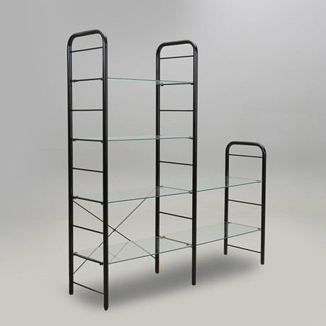 RUTGER ANDERSSON. HYLLSYSTEM/HYLLA, "Niklas", IKEA, 1980-tal. på auktion hos Crafoord Auktioner Malmö