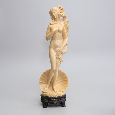 SKULPTUR, "Venus födelse", konstmassa, Italien. på auktion hos Auktionshuset Thelin & Johansson