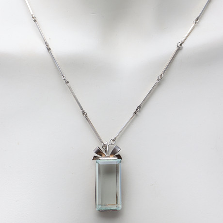 HANS B ANDERSSON. Hänge med kedja, silver med infattat glas, Tyringe, 1940-tal. på auktion hos Ekenbergs Auktioner