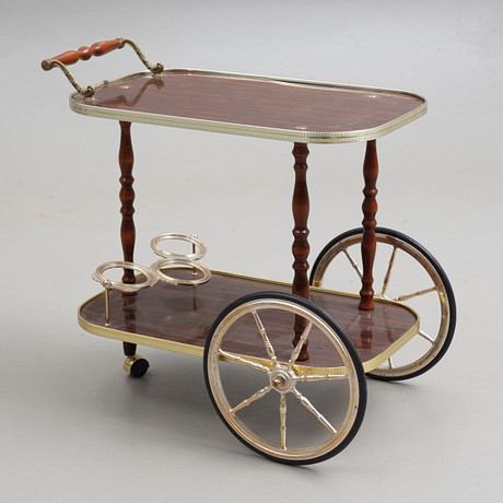 SERVERINGSVAGN, 1900-talets senare del. på auktion hos Auktionshuset Thelin & Johansson