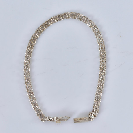 ARMBAND, bismarck, silver. på auktion hos Halmstads Auktionskammare