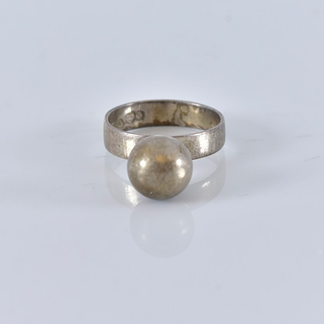 RING, silver, Ringens C-G Karlsborg. på auktion hos Halmstads Auktionskammare