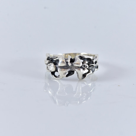 RING, sterlingsilver. på auktion hos Halmstads Auktionskammare