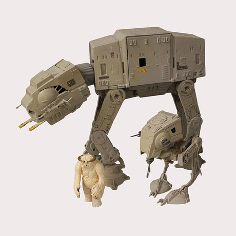 STAR WARS AT-AT Walker AT-ST Scout Walker samt Hoth Wampa ,Kenner 1979-1985. på auktion hos Limhamns Auktionsbyrå